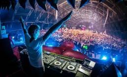 7 Tips to Build a Better Party Playlist